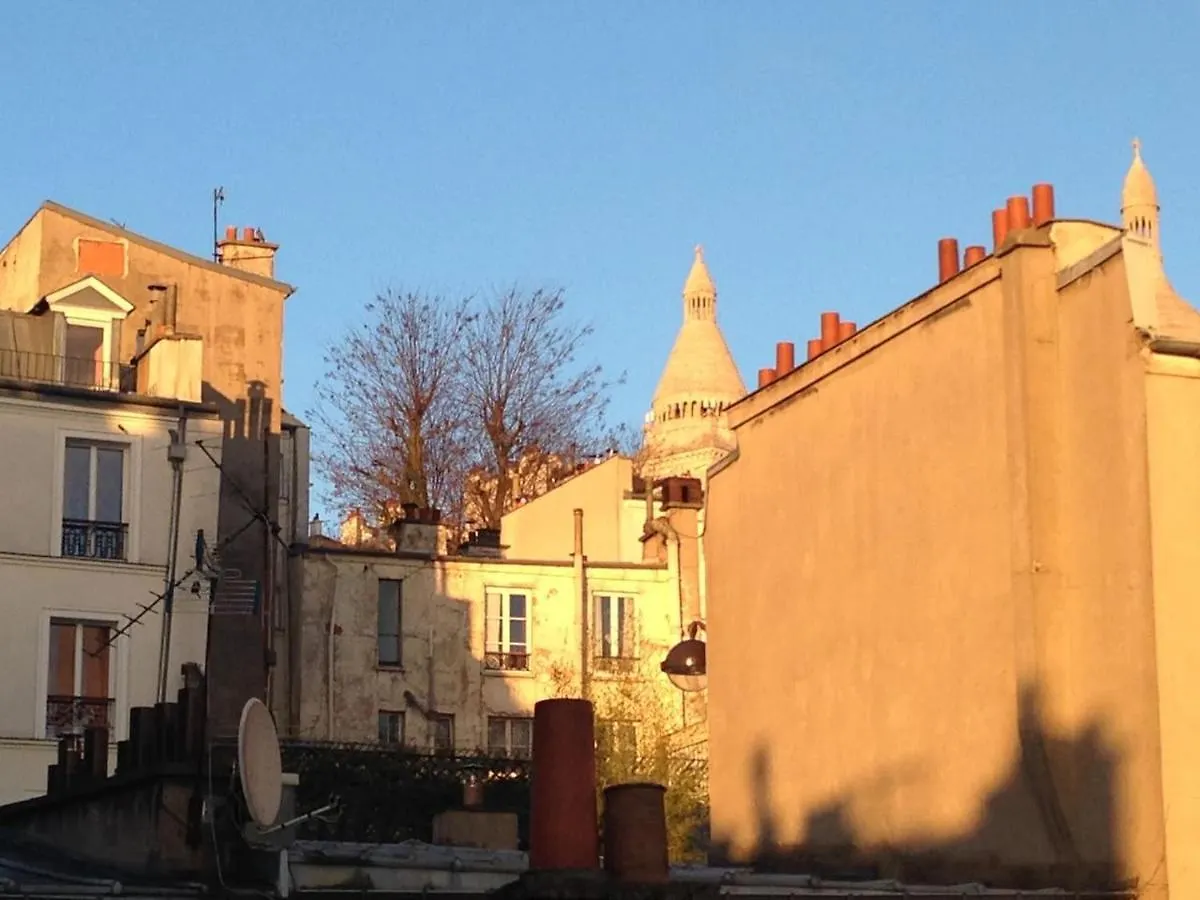 Montmartre Bright & Quiet Paříž